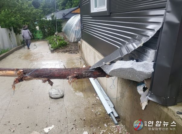 율리 산사태 피해