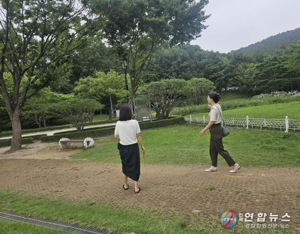 문화예술과에서 행사장(신정호 야외음악당 일원)을 점검하고 있다.