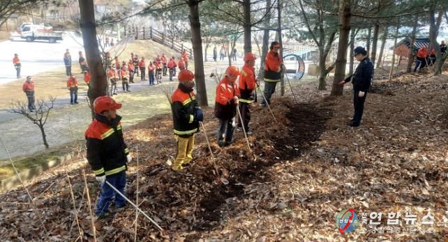 산불 방화선 구축 교육 모습