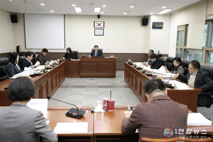 용인특례시의회 자치행정위원회, 행정사무감사 3일차-재무국 행정사무감사 실시