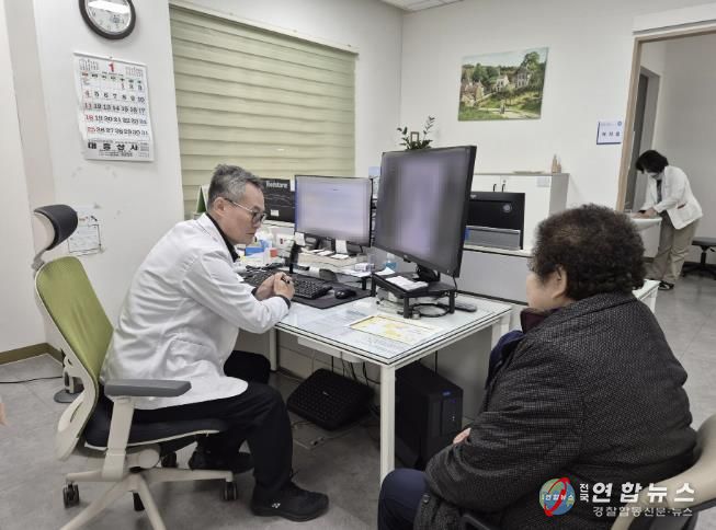 보건소 진료대행의사 진료 모습