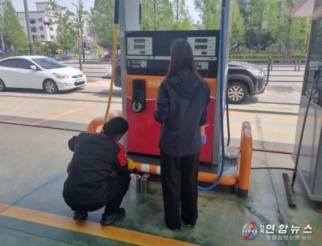 천안시가 유가상승으로 인한 불법행위를 예방하기 위해 주유소 합동점검을 추진하고 있다.