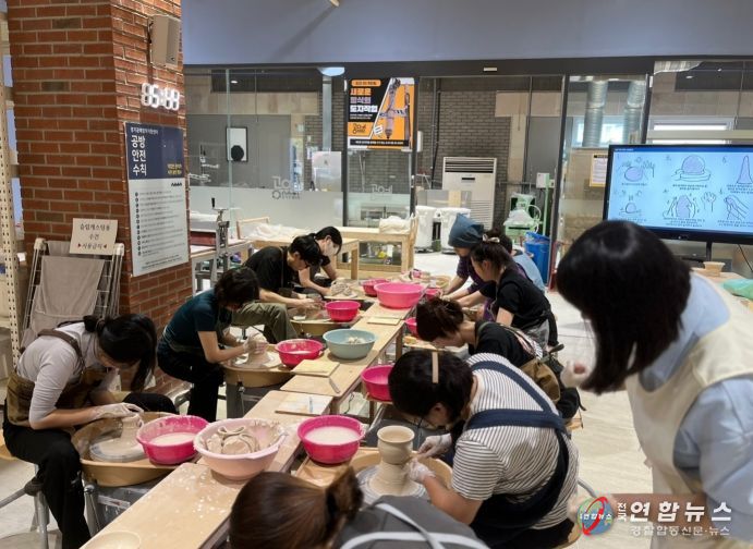 2025 경기공예창작지원센터 도자 물레 기초 교육 현장사진