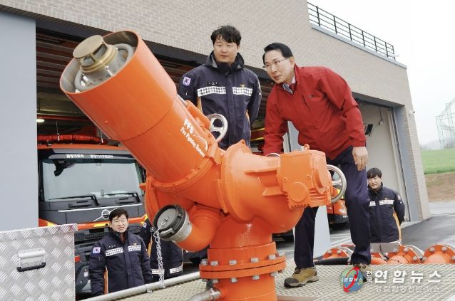 이완섭 서산시장이 지난 9일 서산화학재난합동방재센터를 방문해 대용량포방사시스템 운영 현황을 점검했다.